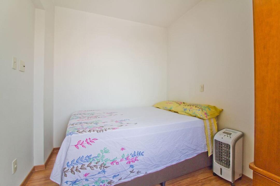Apto Com Wi-fi Na Regiao Central, Na Liberdade - Sp Apartamento